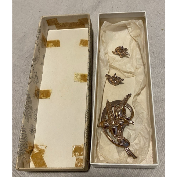 Vtg Designer Jewelry Bouquet Rose Gold FLOWER Brooch Pin ClipOn Earrings 3pc Set - Picture 7 of 8